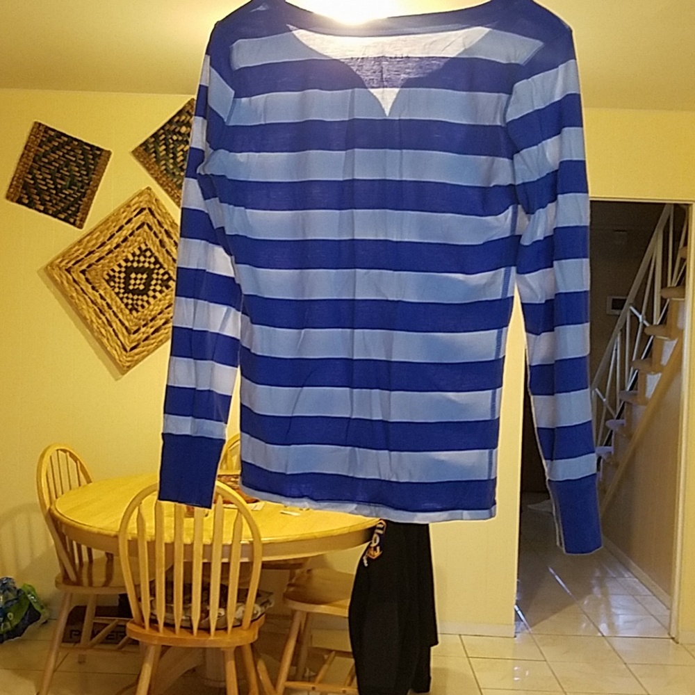 Female shirt - Picture 2 of 2